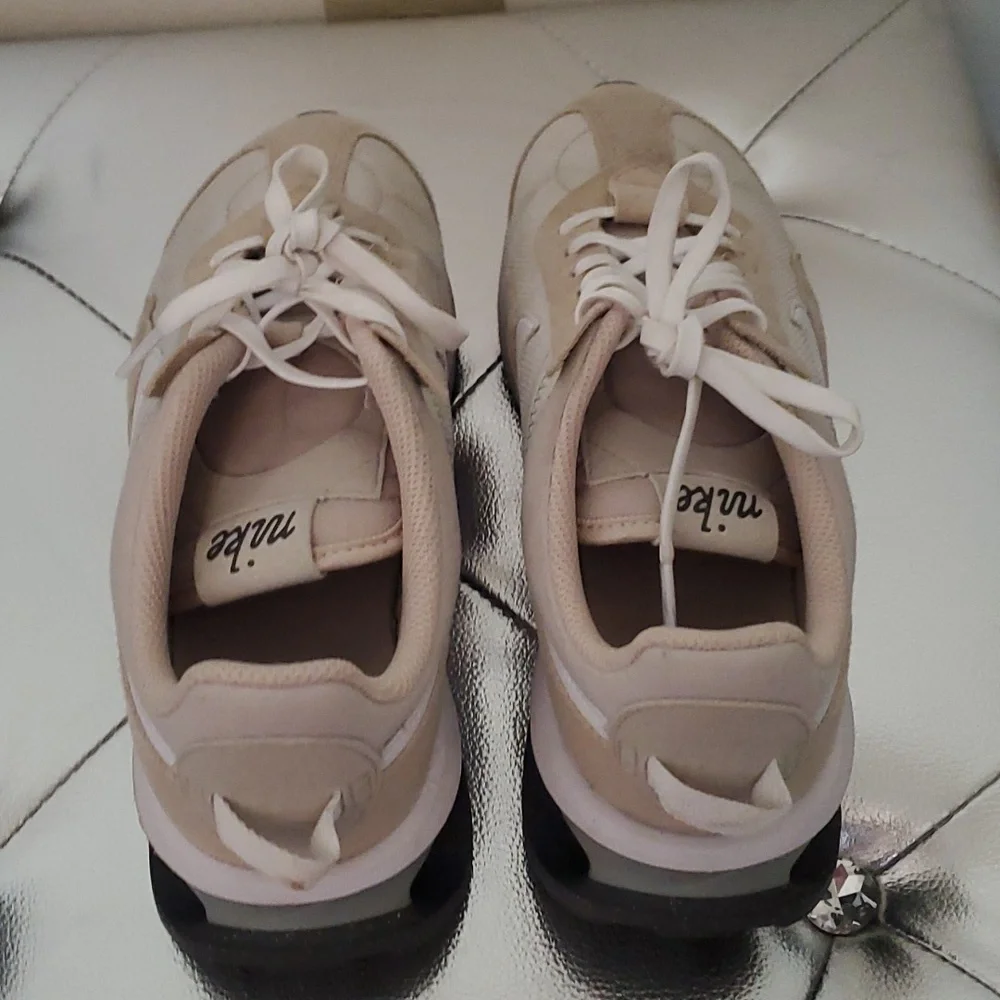 Women's Nike Size 6.5 - Picture 5 of 7